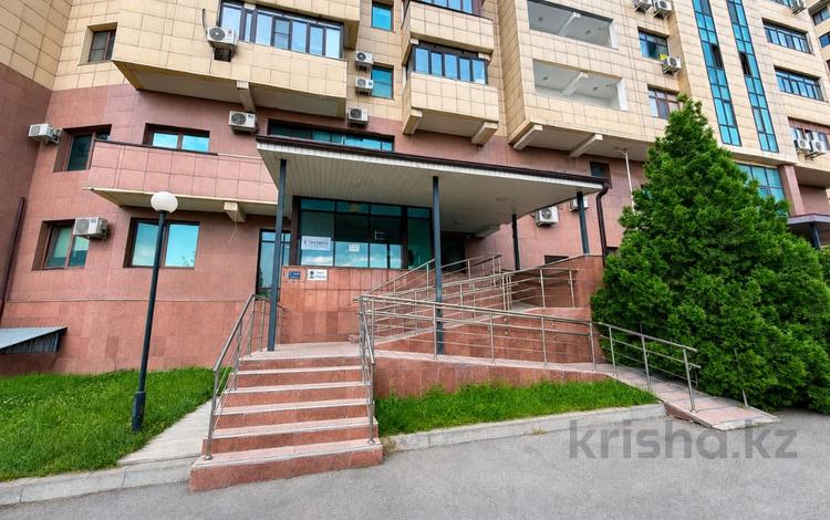 Свободное назначение, офисы, магазины и бутики, склады, общепит, салоны красоты, бани, гостиницы и зоны отдыха, фитнес и спорт, медцентры и аптеки, образование, развлечения, конференц-залы, кабинеты и рабочие места, студии · 450 м² за ~ 3.8 млн ₸ в Алматы, Алмалинский р-н — фото 8
