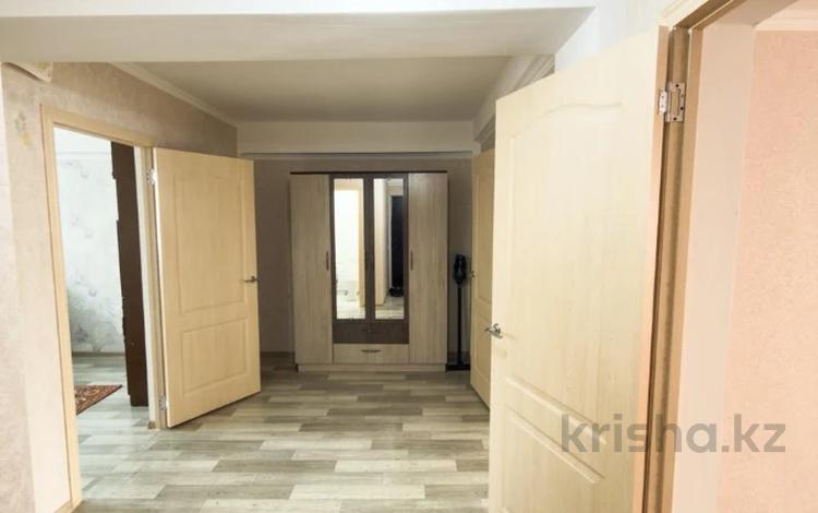 3-комнатная квартира · 70 м² · 8/12 этаж, 9-й микрорайон, Мкр. Кулагер за ~ 33.3 млн 〒 в Талдыкоргане — фото 2