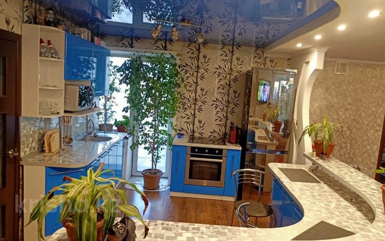 3-комнатная квартира · 71 м² · 8/10 этаж, Дулатова 208 за 17 млн 〒 в Семее — фото 3