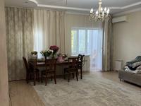 3-бөлмелі пәтер · 217.6 м² · 1/3 қабат, Сатыбалды Даумова 71/4, бағасы: 53 млн ₸ в Уральске
