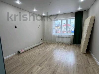 2-бөлмелі пәтер · 70 м² · 1/3 қабат, Ескі аэропорт ш/а., Жумагалиева 29, бағасы: 190 000 ₸ в Уральске, мкр Старый Аэропорт