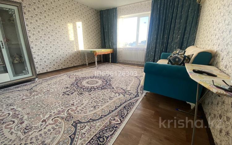 1-комнатная квартира · 50 м² · 5/5 этаж, мкр Женис 27 за 120 000 ₸ в Уральске — фото 2