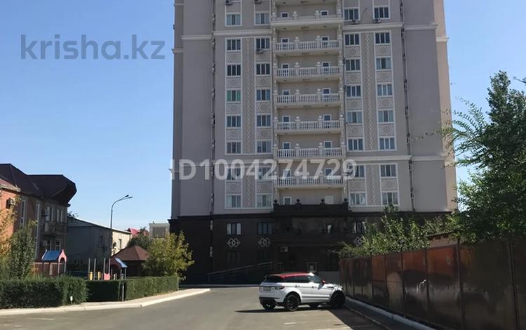 2-комнатная квартира · 88.8 м² · 9/11 этаж, Студенческая 40 А за 45 млн 〒 в Атырау — фото 2