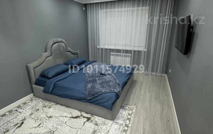 1-комнатная квартира · 56 м² · 8/9 этаж, мкр. Алтын орда 4д за 1 500 ₸ в Актобе — фото 2