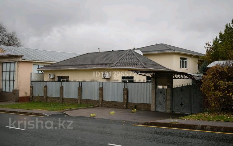 Отдельный дом · 8 комнат · 495 м² · 13.6 сот., мкр Хан Тенгри за 398 млн ₸ в Алматы, Бостандыкский р-н — фото 2