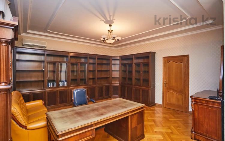 6-комнатная квартира, 328.9 м², 2/3 этаж, Сейфуллина 34а