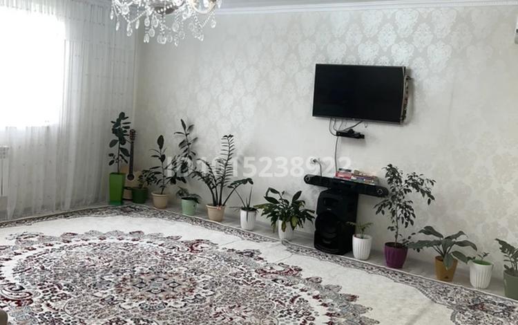 2-бөлмелі пәтер · 57 м² · 2/4 қабат, Оркен (5мкр) 58, бағасы: 18.5 млн ₸ в Жанаозен — фото 2