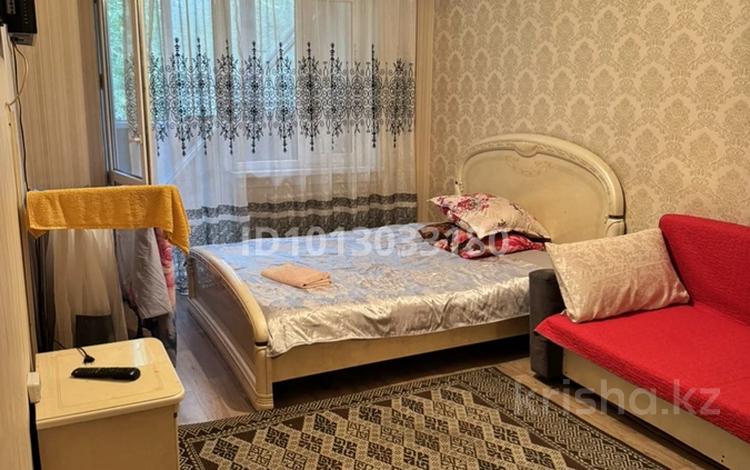 1-комнатная квартира · 30 м² · 3/5 этаж, Пушкина 3/2 — Пушкина раймбека за 13 000 ₸ в Алматы, Медеуский р-н — фото 2