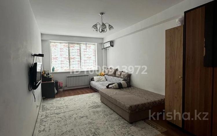1-бөлмелі пәтер · 45 м² · 1/9 қабат, Баймуханова 39к — Остановка Привокзальная, бағасы: 150 000 ₸ в Атырау, мкр Привокзальный-5 — фото 2