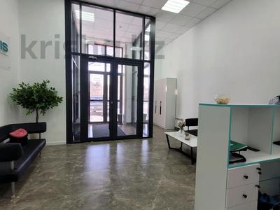 Свободное назначение, офисы, медцентры и аптеки, образование, развлечения, конференц-залы, кабинеты и рабочие места · 140 м² за 1.3 млн 〒 в Караганде, Казыбек би р-н