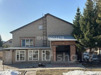Отдельный дом · 3 комнаты · 180 м² · 12 сот., Родниковый пер. за 50 млн 〒 в Усть-Каменогорске, Ульбинский