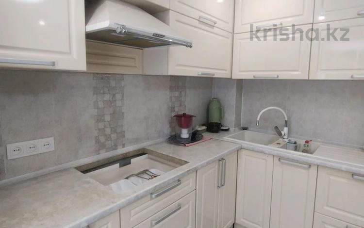 3-комнатная квартира · 67 м² · 2/5 этаж, Славского 46 за 38 млн ₸ в Усть-Каменогорске, Ульбинский — фото 2