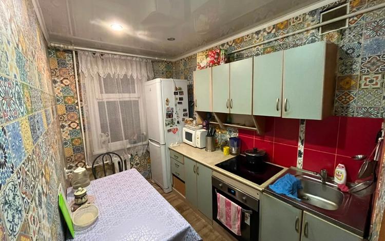 3-бөлмелі пәтер · 60 м² · 2/5 қабат, Королева 98, бағасы: 16 млн ₸ в Экибастузе — фото 96