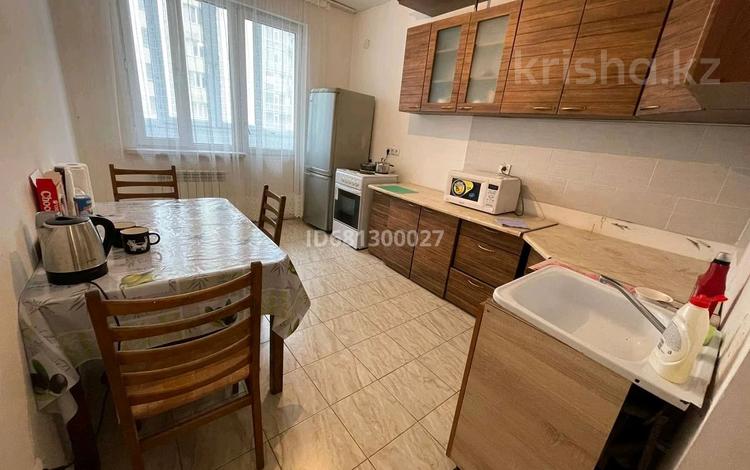 2-бөлмелі пәтер · 58 м² · 4/12 қабат, мкр Акбулак, Дарабоз 35 — Рыскулова-момышулы, бағасы: 18 000 ₸ в Алматы, Алатауский р-н — фото 2