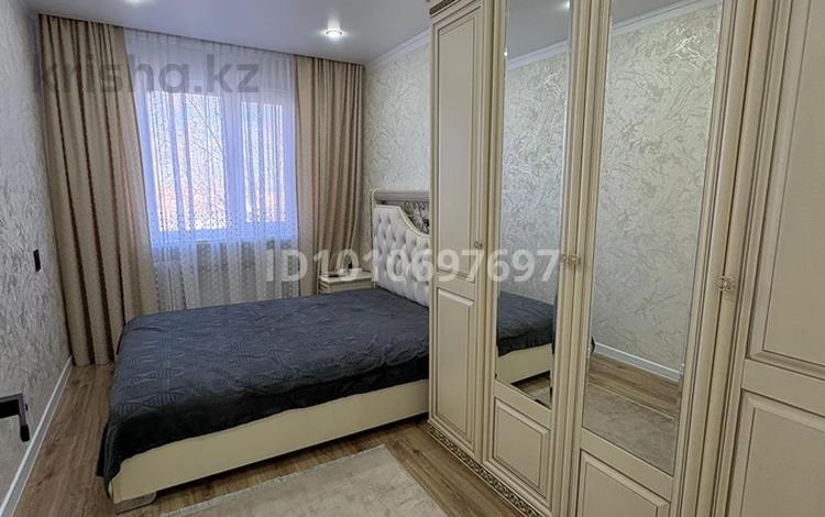 4-комнатная квартира · 62 м² · 4/5 этаж, мкр Айгуль, Матросова 52 — Айгуль за 19 млн ₸ в Уральске — фото 2