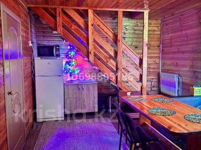 Дом · 4 комнаты · 80 м², Центральная 8 — От Новой Бухтармы 30 км по трассе Алтай с Заводинка за 31 500 〒