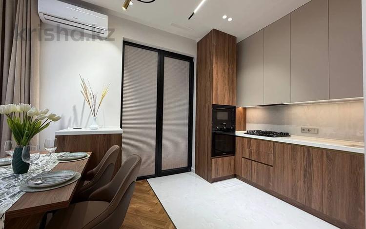 3-комнатная квартира · 70 м² · 8/18 этаж, Розыбакиева 320 за 700 000 ₸ в Алматы, Бостандыкский р-н — фото 2