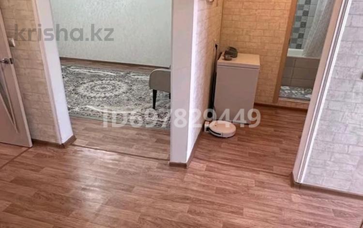 4-комнатная квартира, 74 м², 5/5 этаж, Массив қарасу 21 за 18 млн 〒 в Таразе — фото 2