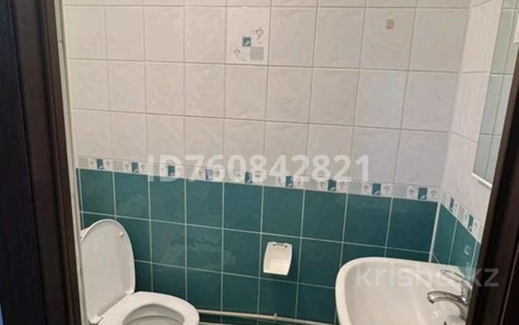 2-комнатная квартира · 58 м² · 5/5 этаж, мкр Жети Казына 4 за 150 000 ₸ в Атырау — фото 2