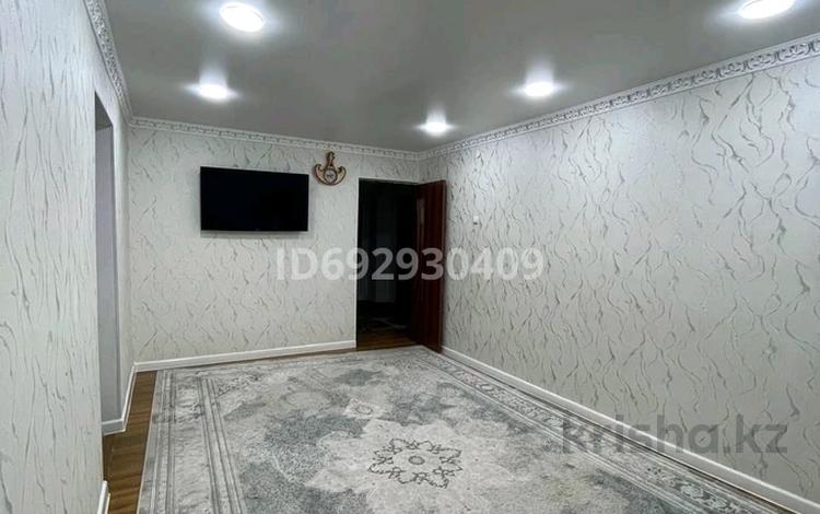 3-комнатная квартира, 53 м², 3/4 этаж, 2 мкр 3