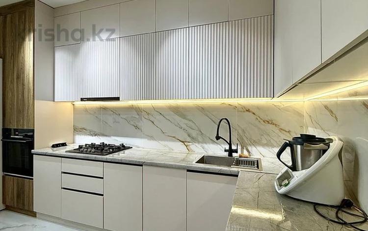 3-комнатная квартира · 100.3 м² · 7/9 этаж, таумуша 10 за 47 млн ₸ в Атырау — фото 2