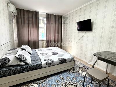 1-комнатная квартира · 35 м² · 1/5 этаж, Бектурганова 13 — Соната , Универсам ,Рядом Шайхана Гамбургер за 12 000 〒 в 