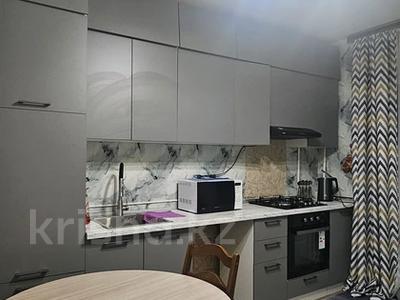 1-бөлмелі пәтер · 42 м² · 1/5 қабат, Айнабұлақ-2 ш/а. 80 — Айнабулак, бағасы: 17 000 ₸ в Алматы, Жетысуский р-н