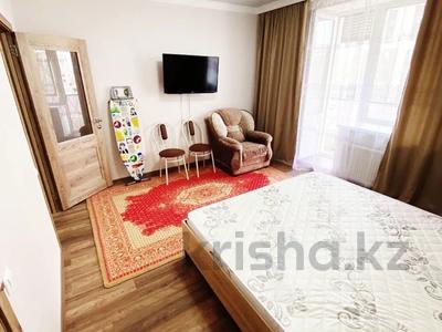 1-комнатная квартира, 45 м², 5 этаж посуточно, Кабанбай батыра 29 за 7 000 〒 в Астане, Есильский р-н