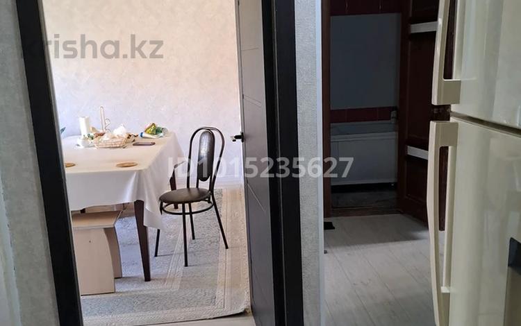 3-комнатная квартира · 59.6 м² · 2/5 этаж, мкр Шанхай, рыскулова 16/1 за 16 млн ₸ в Актобе — фото 2