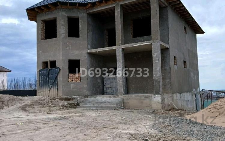 Отдельный дом • 5 комнат • 300 м² • 5 сот., Рахат за 34 млн 〒 в Алматы — фото 2