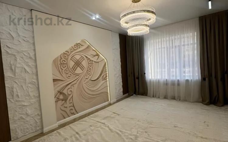 4-комнатная квартира · 130 м² · 1/7 этаж, 17-й мкр 110 за 55 млн ₸ в Актау — фото 2
