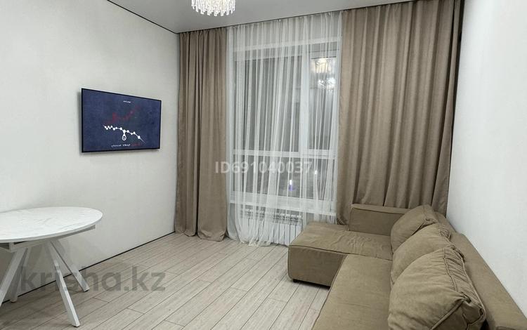 2-комнатная квартира, 40 м², 2/5 этаж, Муканова 61/2 за 20 млн 〒 в Караганде, Казыбек би р-н — фото 2