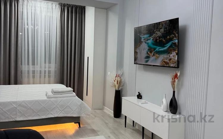 1-бөлмелі пәтер · 40 м² · 7/12 қабат, Шевченко 85, бағасы: 4 000 〒 в Алматы, Алмалинский р-н — фото 2