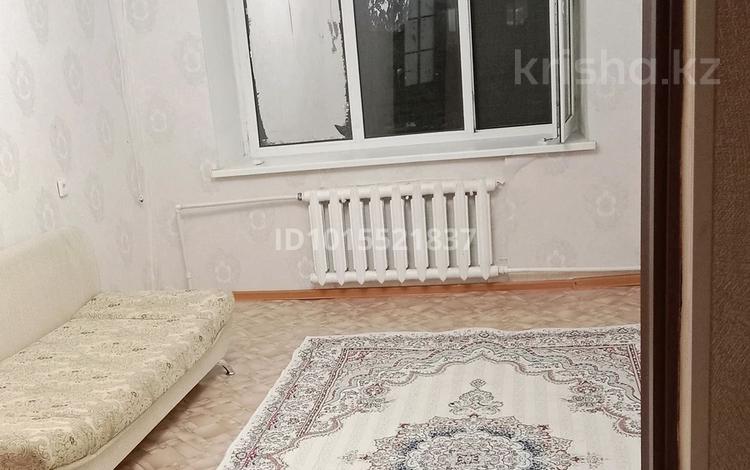2-комнатная квартира · 50 м² · 6/6 этаж, мкр Жилгородок, Кутузова 50 за 140 000 ₸ в Актобе — фото 2