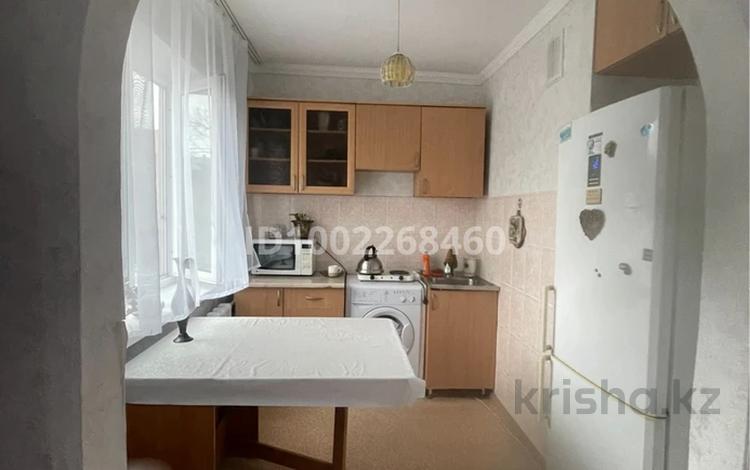 1-комнатная квартира · 33 м² · 2 этаж, 35 квартал 20 — Около Онкологии и Инвитро за 135 000 ₸ в Семее — фото 2