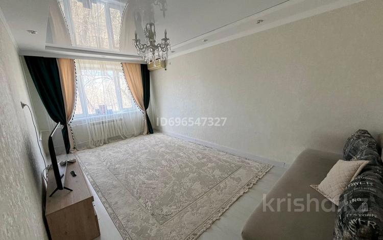 3-комнатная квартира · 69 м² · 4/5 этаж, мкр 8, Гришина 68 — Школа #1 за 23 млн ₸ в Актобе — фото 2