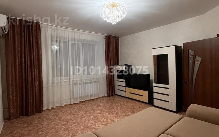 1-бөлмелі пәтер · 53 м² · 4/5 қабат, Дружба народов 4/6 — Напротив торгового дома квант, бағасы: 130 000 ₸ в Аксае — фото 2