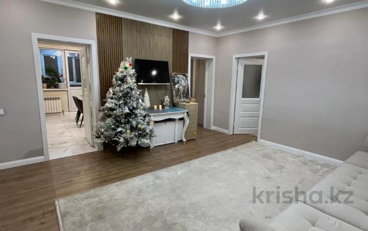 3-комнатная квартира · 90 м² · 8/17 этаж, Жандосова за 59 млн ₸ в Алматы, Ауэзовский р-н — фото 10