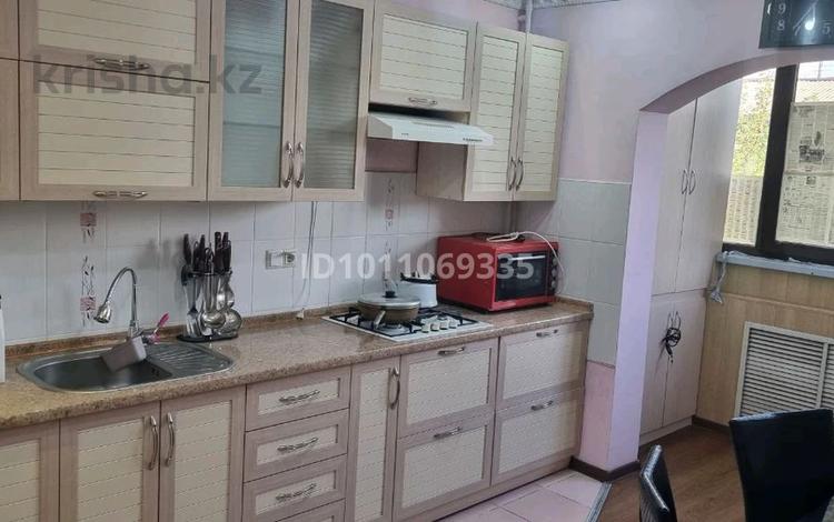 2-бөлмелі пәтер · 54 м² · 5/5 қабат, мкр Аксай-3Б, бағасы: 40 млн ₸ в Алматы, Ауэзовский р-н — фото 2