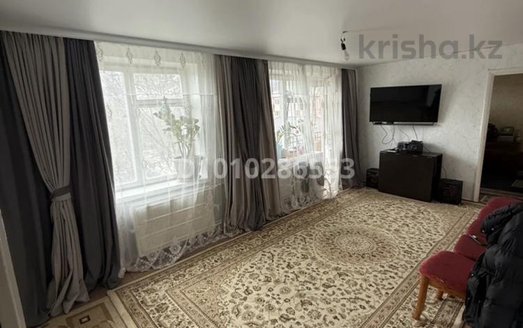 3-бөлмелі пәтер · 70 м² · 4/5 қабат, Ауезова 39 — Тәуелсіздік, бағасы: 15 млн ₸ в Текели — фото 2