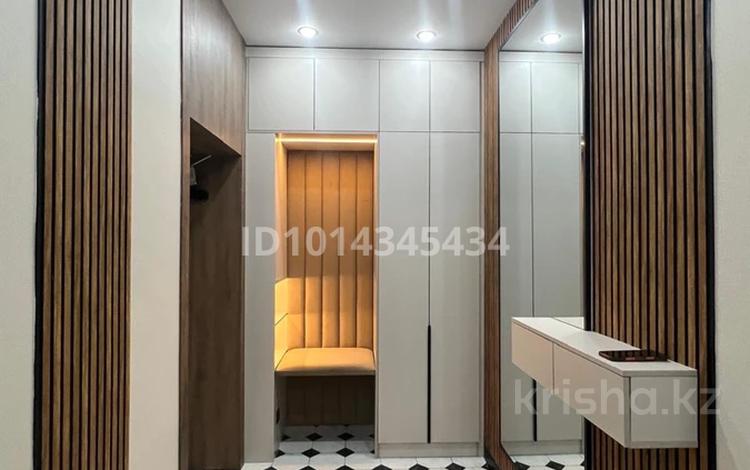 1-комнатная квартира · 70 м² · 10/10 этаж, Самал 82 за 270 000 ₸ в Уральске — фото 2
