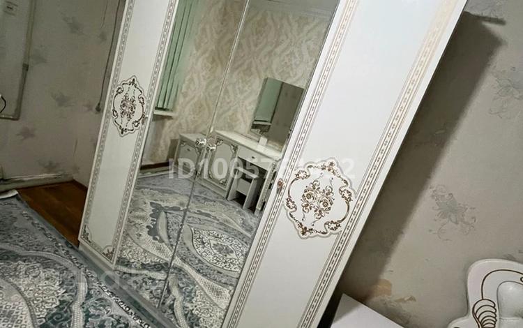 1-комнатная квартира · 40 м² · 1/4 этаж, Ул.Муратбаева 34 — Абая, Муратбаева Универсам напротив Стеклянное здание Сбербанк. за 120 000 ₸ в  — фото 2