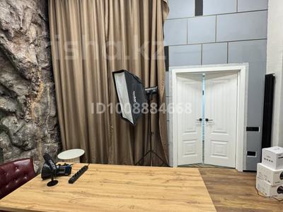 Свободное назначение, офисы, магазины и бутики, склады, салоны красоты, медцентры и аптеки, образование, развлечения, конференц-залы, кабинеты и рабочие места, студии · 40 м² за 390 000 〒 в Астане