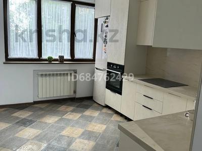 4-бөлмелі пәтер, 100 м², 2/5 қабат, мкр Самал-1 30, бағасы: 105 млн 〒 в Алматы, Медеуский р-н