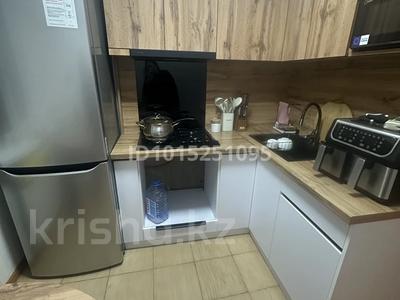 2-бөлмелі пәтер · 49 м² · 2/5 қабат, 28-шағынаудан, Сатыбалдина 17, бағасы: 250 000 ₸ в Караганде, Казыбек би р-н