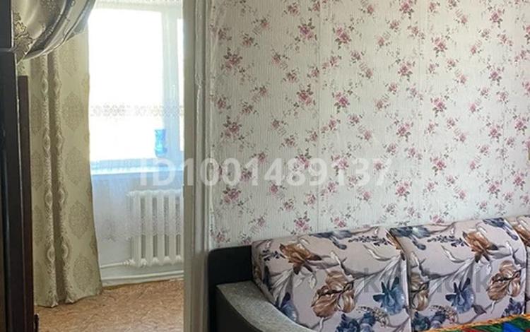 3-бөлмелі пәтер · 46.5 м² · 5/5 қабат, Тохтар Аубакирова 28, бағасы: 9 млн ₸ в Каркаралинске — фото 2