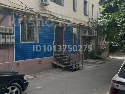 3-комнатная квартира · 100 м² · 1/3 этаж, Байтурсынова 9 — Тауке-хан за 300 000 ₸ в Шымкенте