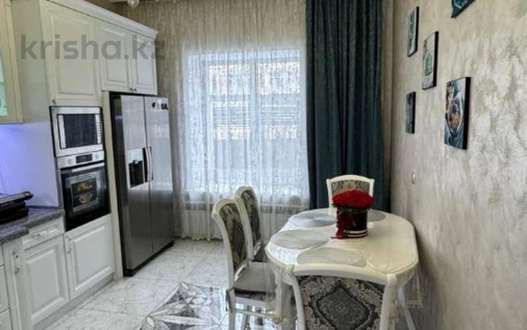 3-комнатная квартира · 84 м² · 1/3 этаж, мкр Михайловка , Аманжолова 94/3 за 67 млн ₸ в Караганде, Казыбек би р-н — фото 3