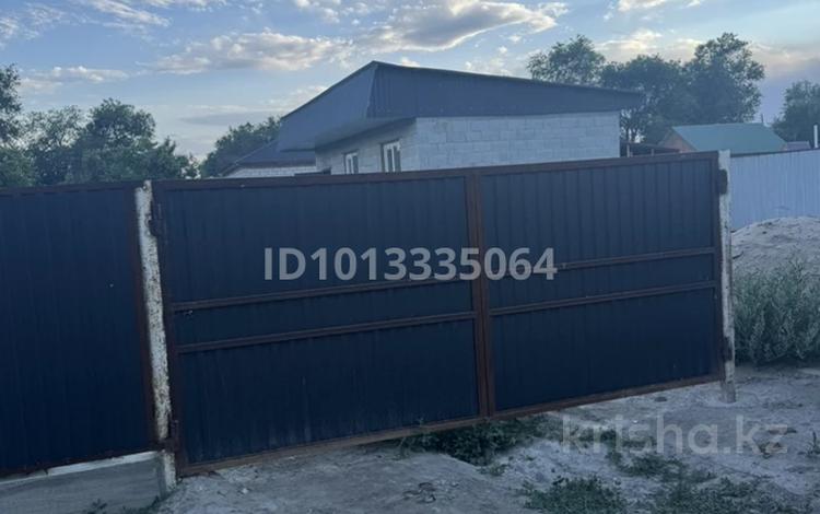 Саяжай · 2 бөлме · 32 м², Ул. Бижанова 5А, бағасы: 7 млн ₸ в Баканасе — фото 2
