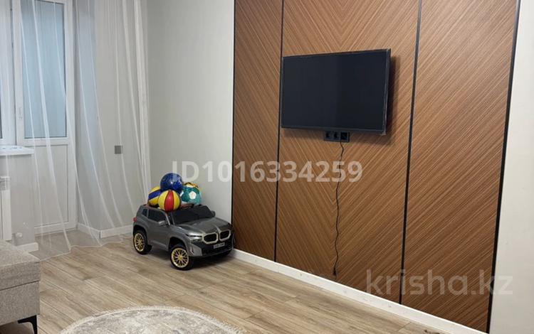 2-комнатная квартира · 64 м² · 5/9 этаж, Шамши Калдаяков 61 за 280 000 ₸ в Астане, Сарайшык р-н — фото 2